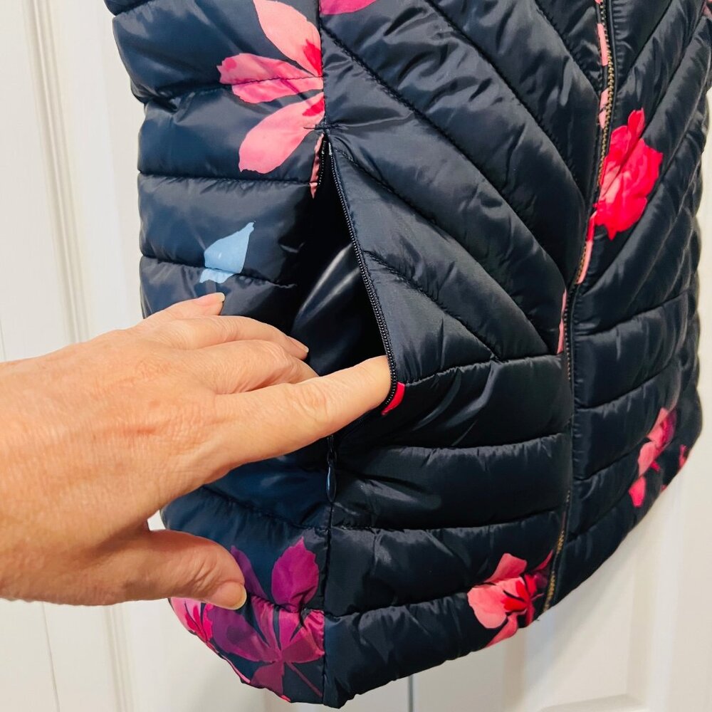 Joules-Women's Puffer Floral Navy Blue Vest-Great Britain-Size 8 US-Warm-Travel - Picture 4 of 16